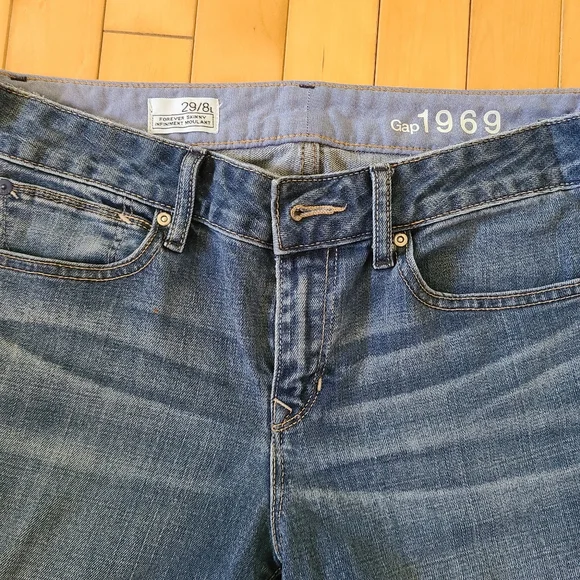 Gap Jeans - Picture 2 of 5